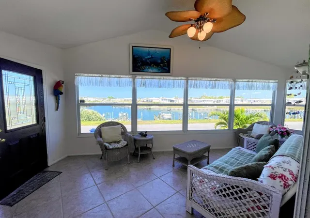 3rd image of 817 S Waterway, Venice, FL 34285 | MLS# N6143280