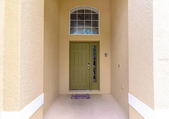 Photo 4 of Single family home for sale at 8512 Sunrise Key Dr, Kissimmee, FL 34747 | MLS# O6388410 | Listing updated on 2026-08-14