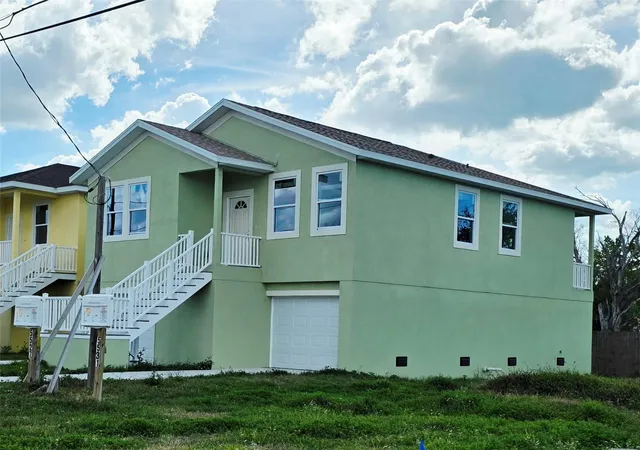 Photo 2 of Single family home for sale at 5527 Leisure Ln, New Port Richey, FL 34652 | MLS# TB8483790 | Listing updated on 2026-08-07