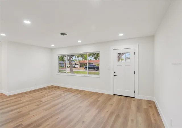 Photo 3 of Single family home for sale at 920 43rd Avenue Ne, St Petersburg, FL 33703 | MLS# TB8483798 | Listing updated on 2026-10-07