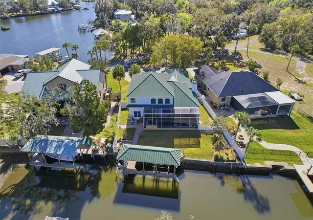3rd image of 300 Nw 12Th Ave, Crystal River, FL 34428 | MLS# G5109213