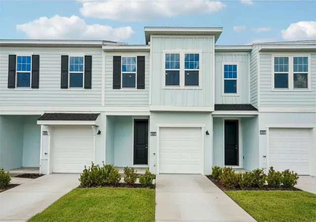 Homes for sale in Zephyrhills, FL | 6860 Holcombe Down Dr, Zephyrhills, FL 33541 | MLS# TB8483806