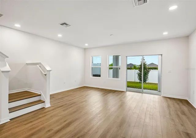 3rd image of 6860 Holcombe Down Dr, Zephyrhills, FL 33541 | MLS# TB8483806