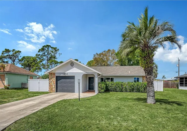 1st image of 972 Leeward Rd, Venice, FL 34293 | MLS# A4685197