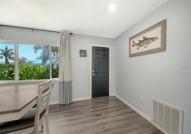4th image of 972 Leeward Rd, Venice, FL 34293 | MLS# A4685197