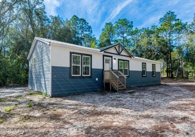 Photo 3 of Manufactured home for sale at 7577 Hot Springs Ct, Keystone Heights, FL 32656 | MLS# GC538242 | Listing updated on 2026-09-25