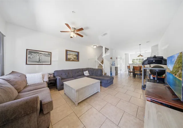 5th image of 10190 Regent Park Dr, Orlando, FL 32825