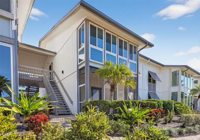 3rd image of 6012 W Peppertree Wy, SARASOTA, FL 34242