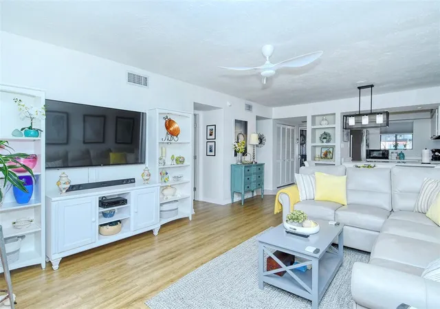 2nd image of 1801 Gulf Dr N #275, Bradenton Beach, FL 34217 | MLS# A4685246