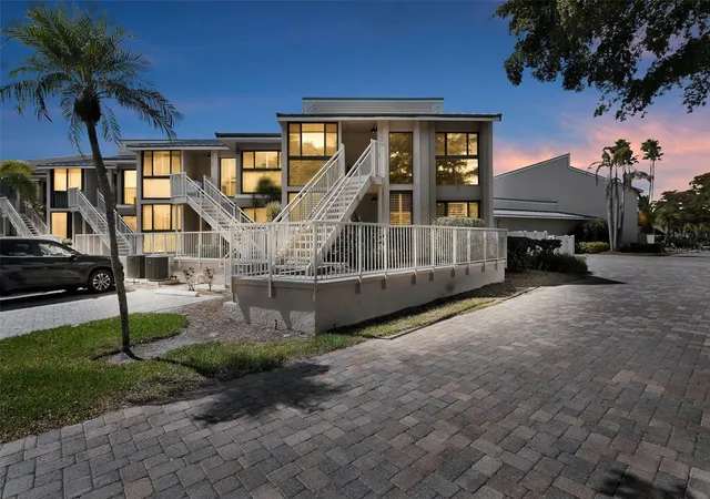 Homes for sale in Longboat Key, FL | 5655 Gulf Of Mexico Dr, Longboat Key, FL 34228