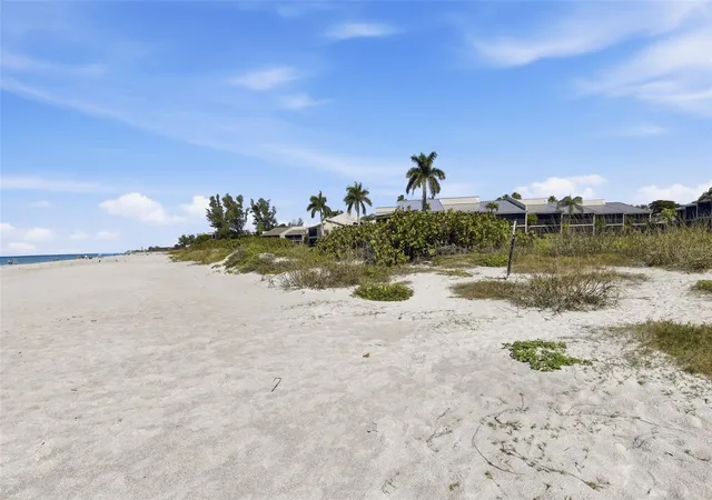 Homes for sale in Longboat Key, FL | 5655 Gulf Of Mexico Dr, Longboat Key, FL 34228