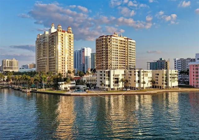 2nd image of 101 Sunset Dr #301, Sarasota, FL 34236 | MLS# A4685269