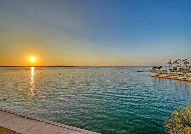 4th image of 101 Sunset Dr #301, Sarasota, FL 34236 | MLS# A4685269