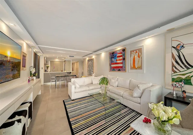 5th image of 101 Sunset Dr #301, Sarasota, FL 34236 | MLS# A4685269