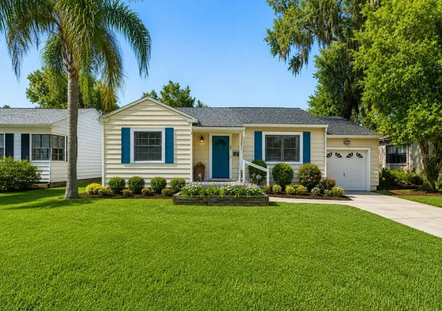 2nd image of 37 E Vanderbilt St, Orlando, FL 32804 | MLS# O6388580