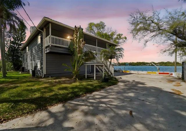 Homes for sale in Gibsonton, FL | 9901 Bay Dr, Gibsonton, FL 33534 | MLS# TB8484022