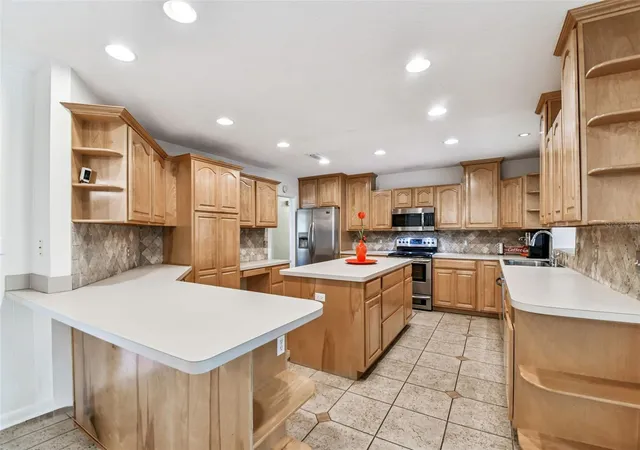 Photo 3 of Single family home for sale at 4508 Henderson Blvd, Tampa, FL 33629 | MLS# TB8484034 | Listing updated on 2026-10-03