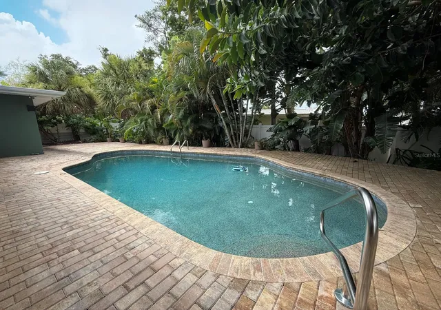 72nd image of 2058 Nursery Rd, Clearwater, FL 33764 | MLS# TB8484055