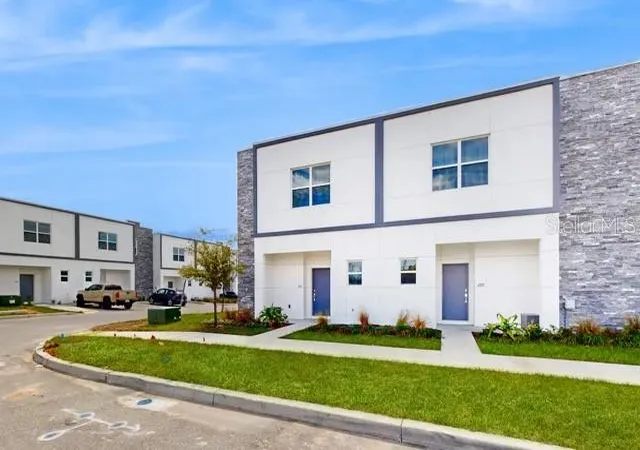 Photo 1 of Townhouse for sale at 213 Famagusta Dr, Davenport, FL 33896 | MLS# O6388644 | Listing updated on 2026-08-14