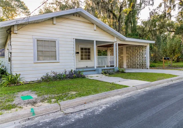 4th image of 221/223 Se 9Th St, Gainesville, FL 32601 | MLS# GC538266