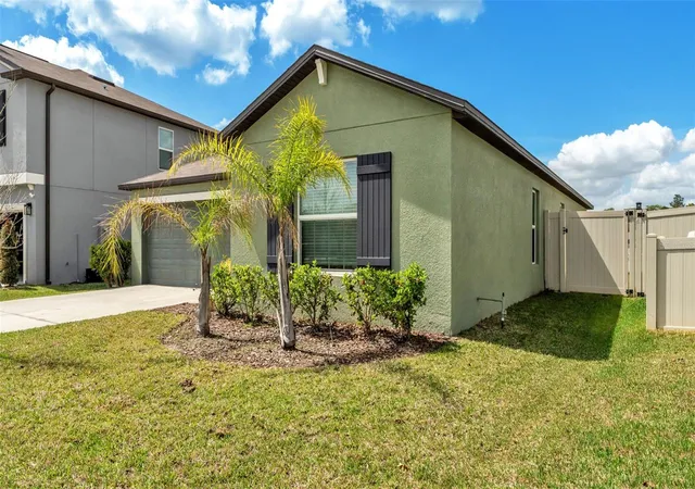 Photo 3 of Single family home for sale at 2146 Old Mining Rd, Lakeland, FL 33801 | MLS# TB8484119 | Listing updated on 2026-04-27