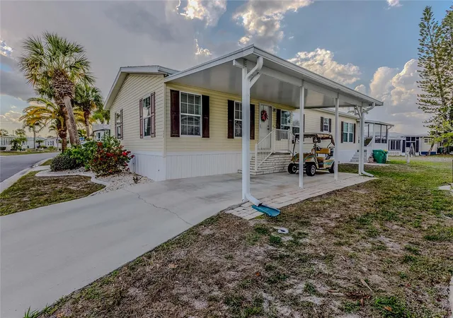 Photo 2 of Manufactured home for sale at 2100 Kings Hwy #690, Punta Gorda, FL 33980 | MLS# C7522989 | Listing updated on 2026-09-02