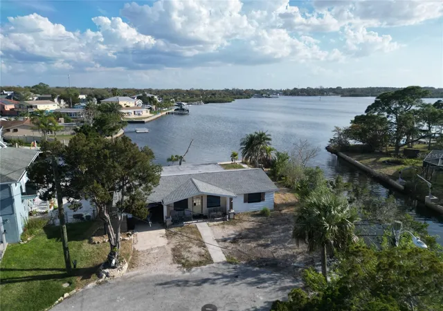 Photo 3 of Single family home for sale at 8402 Damen Ln, Port Richey, FL 34668 | MLS# W7883700 | Listing updated on 2026-08-27