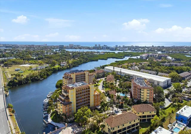 Photo 3 of Condo for sale at 5531 Cannes Cir #603, Sarasota, FL 34231 | MLS# A4685329 | Listing updated on 2026-08-21