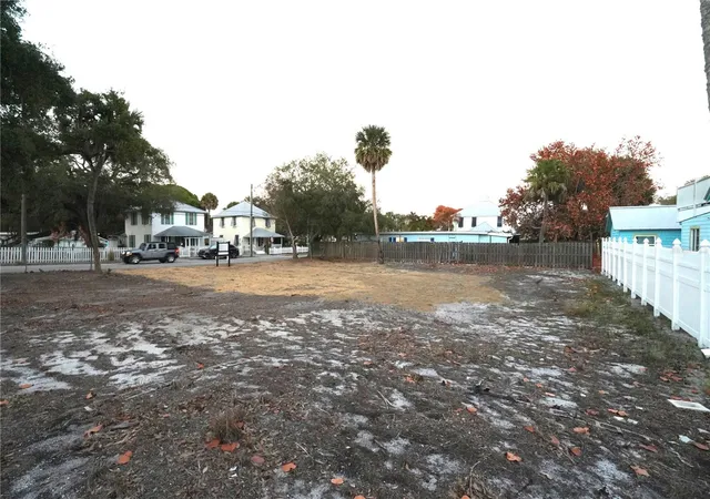8th image of 109 Avenue D, Fort Pierce, FL 34950 | MLS# O6388779