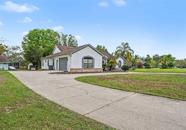 3rd image of 19216 Ridgelake Dr, Lutz, FL 33549 | MLS# TB8484236