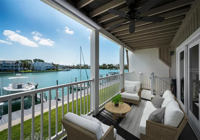 4th image of 12334 Capri Cir N, Treasure Island, FL 33706 | MLS# TB8484254