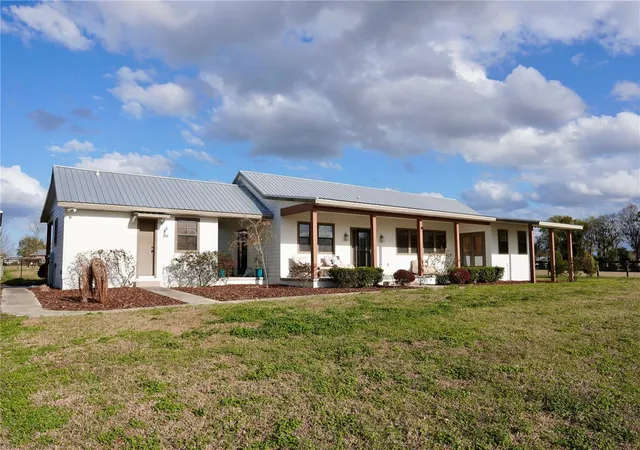 2nd image of 12895 Nw Gainesville Rd, Reddick, FL 32686 | MLS# OM720345