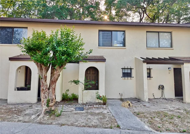 Homes for sale in Gainesville, FL | 2735 Sw 35th Pl #1604, Gainesville, FL 32608 | MLS# GC538280