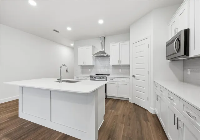 Photo 2 of Single family home for sale at 21070 Sw 1st Place, Newberry, FL 32669 | MLS# GC538282 | Listing updated on 2026-09-22