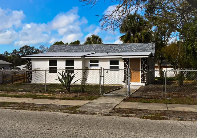 2nd image of 426 S Disston Ave, Tarpon Springs, FL 34689 | MLS# TB8484298