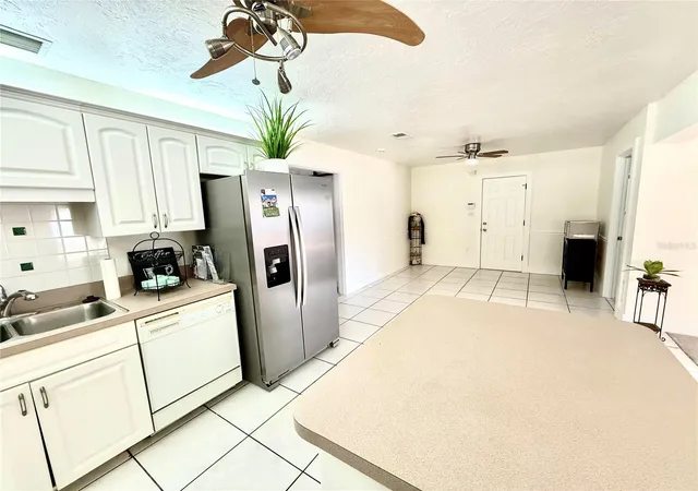 Photo 3 of Single family home for sale at 3715 Sharondale Dr, Sarasota, FL 34232 | MLS# A4685371 | Listing updated on 2026-09-12