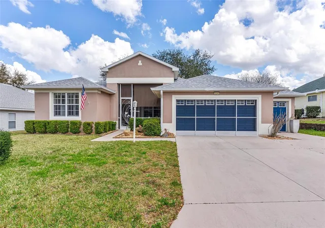 Photo 1 of Single family home for sale at 5245 China Sea Dr, Tavares, FL 32778 | MLS# G5109305 | Listing updated on 2026-05-02