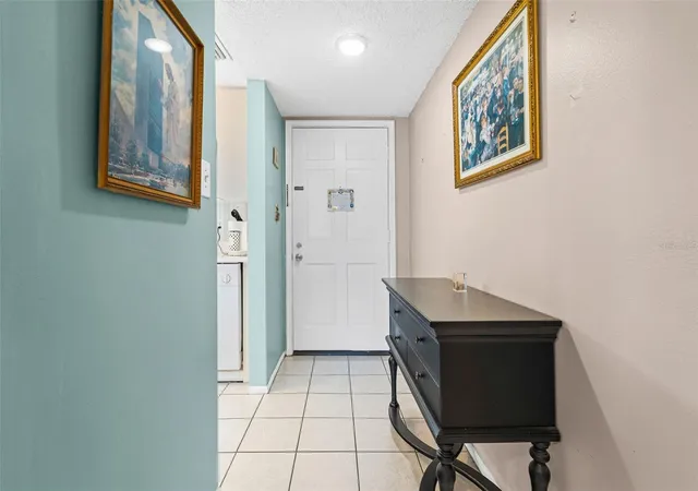 5th image of 4705 5Th St W #305, Bradenton, FL 34207 | MLS# A4685396