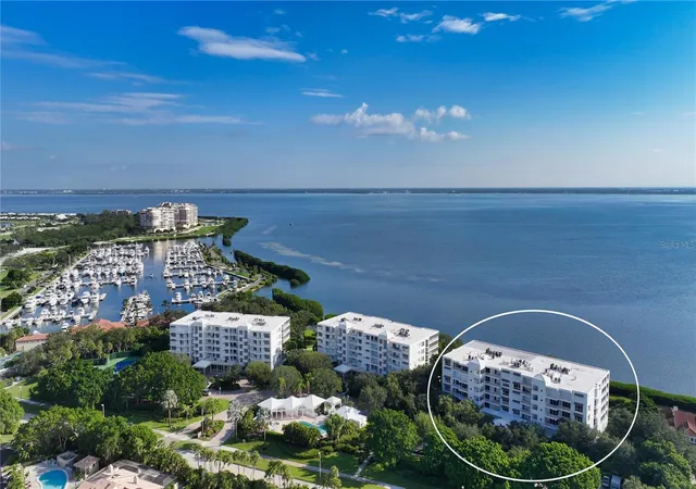 2nd image of 2410 Harbourside Dr #142, Longboat Key, FL 34228 | MLS# A4685398