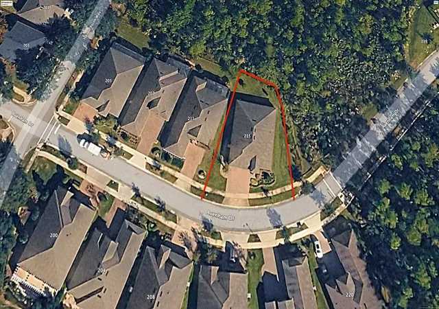 image of 215 Avenham Dr, Deland, FL 32724 | MLS# O6388928