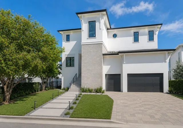 Single family home for sale at 654 Geneva Pl, TAMPA, FL 33606 | MLS# TB8484447