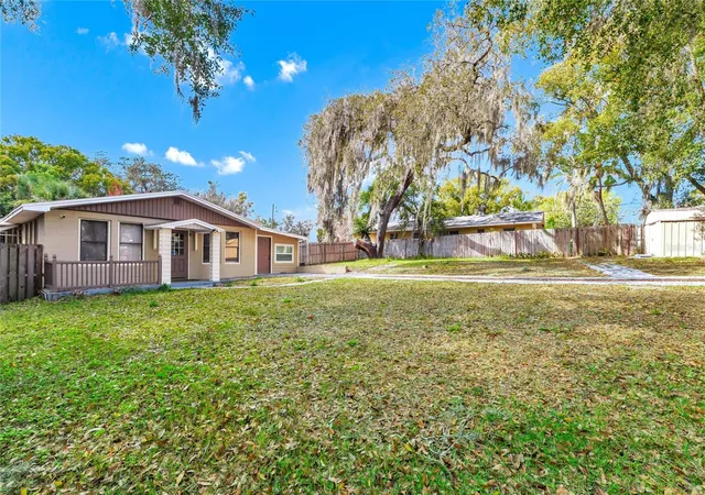 3rd image of 1244 Lake Ave, Clermont, FL 34711 | MLS# G5109310