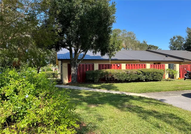 2nd image of 1039 Medinah Dr, Winter Haven, FL 33884 | MLS# P4938088