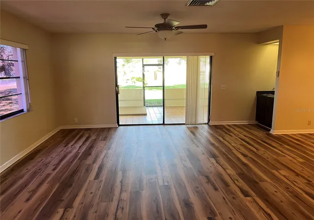 5th image of 1039 Medinah Dr, Winter Haven, FL 33884 | MLS# P4938088