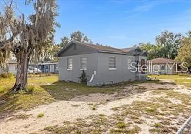 2nd image of 131 W Crystal Ave, Lake Wales, FL 33853 | MLS# O6388989