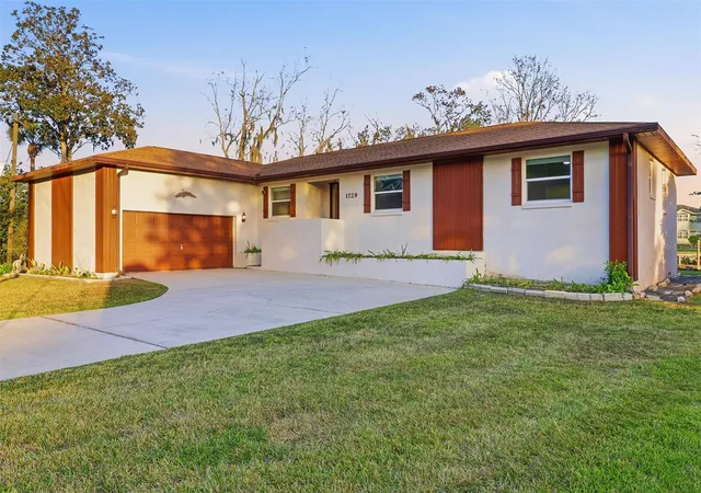1st image of 1729 Se 3rd Ct, Crystal River, FL 34429 | MLS# TB8484547