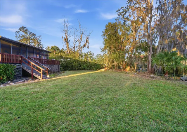 5th image of 1729 Se 3Rd Ct, Crystal River, FL 34429 | MLS# TB8484547