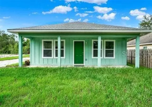 Photo 1 of Single family home for sale at 40091 Oakridge Dr, Lady Lake, FL 32159 | MLS# O6389036 | Listing updated on 2026-07-31