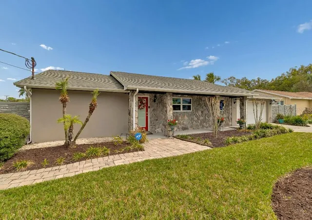 3rd image of 1611 Sunnyhills Dr, Brandon, FL 33510 | MLS# TB8484590