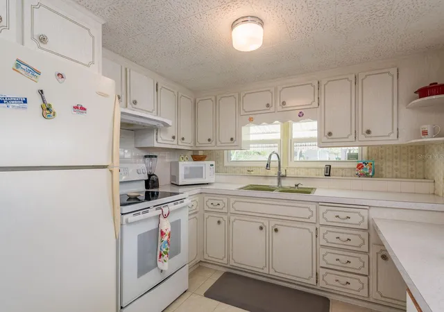 Photo 3 of Manufactured home for sale at 2331 Belleair Rd #514, Clearwater, FL 33764 | MLS# TB8484643 | Listing updated on 2026-09-08